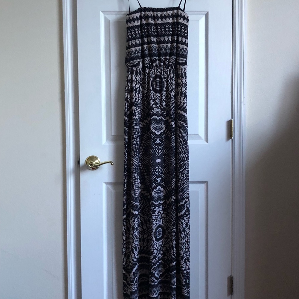 MAXI strapless dress with snake print!